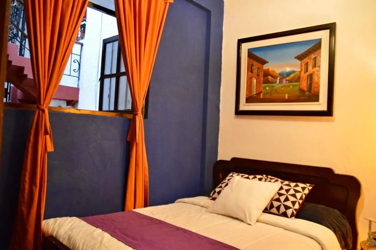 Hostel La Casa Tolena Pansiyon Quito